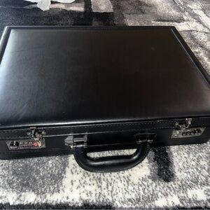 Samsonite Classic Black Briefcase